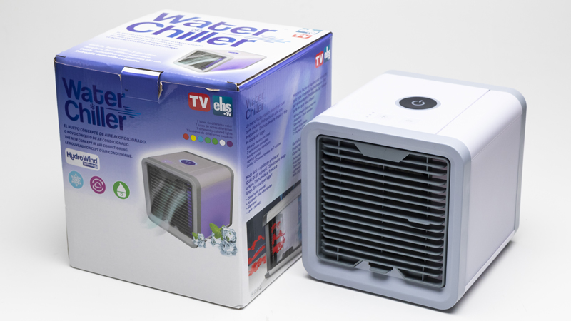 aparelho de ar condicionado Water Chiller e respetiva caixa lado a lado